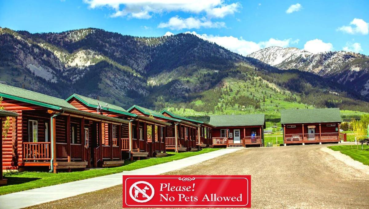 Wolf Den Log Cabin Motel And Rv Park Thayne ภายนอก รูปภาพ