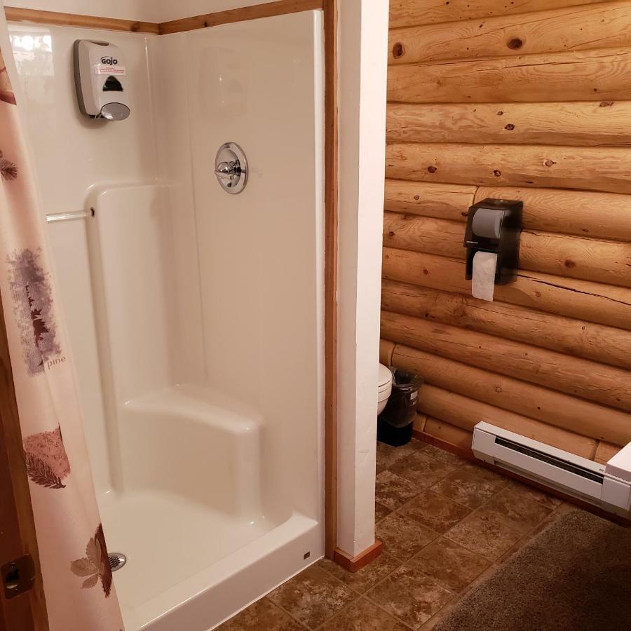 Wolf Den Log Cabin Motel And Rv Park Thayne ภายนอก รูปภาพ