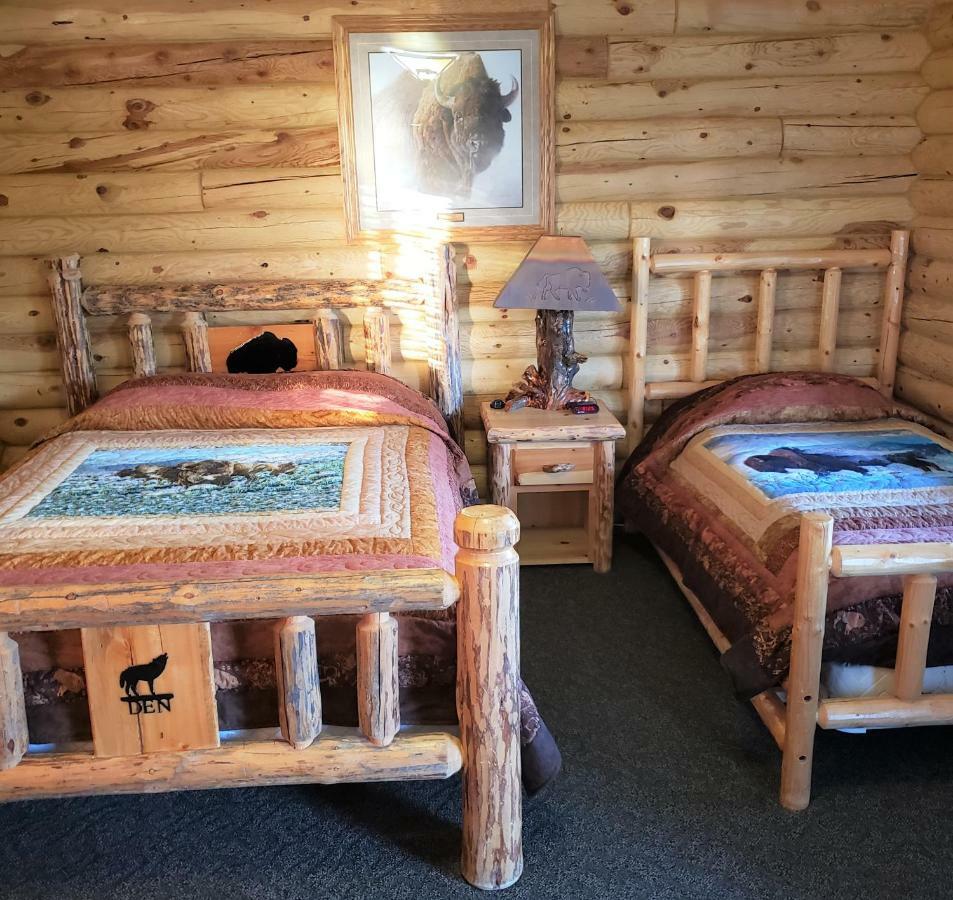 Wolf Den Log Cabin Motel And Rv Park Thayne ภายนอก รูปภาพ